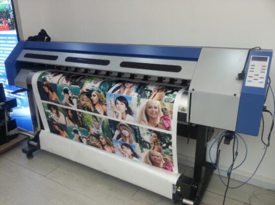 戶外寫真機(jī).jpg 戶外寫真機(jī).jpg