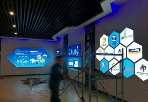 桂林軟膜燈箱招牌價(jià)格一平方多少錢(qián)？答案3秒前公布